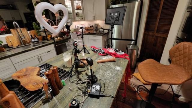 VERIFIED ESCORT DRIPPING PUSSY IS AVAILABLE FOR FUN😁TEXT ME RIGHT NOW 8563332563  DM WITH YOUR LOCATION. I GOT PARTY FAVORS A - Image 3